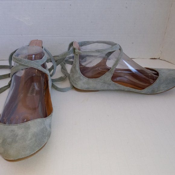 STEVE MADDEN "Bebett" Sz 7 Lace-up Ballet Flat Soft Gray Suede - Picture 3 of 9